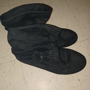 Black rampage boots